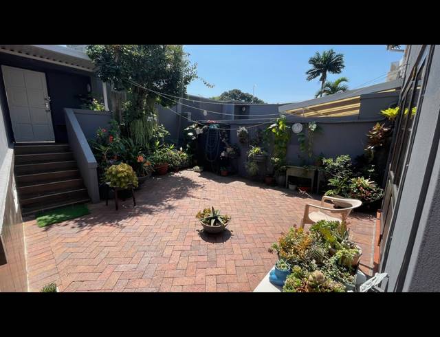 3 BEDROOM TOWNHOUSE FOR SALE IN ESSENWOOD